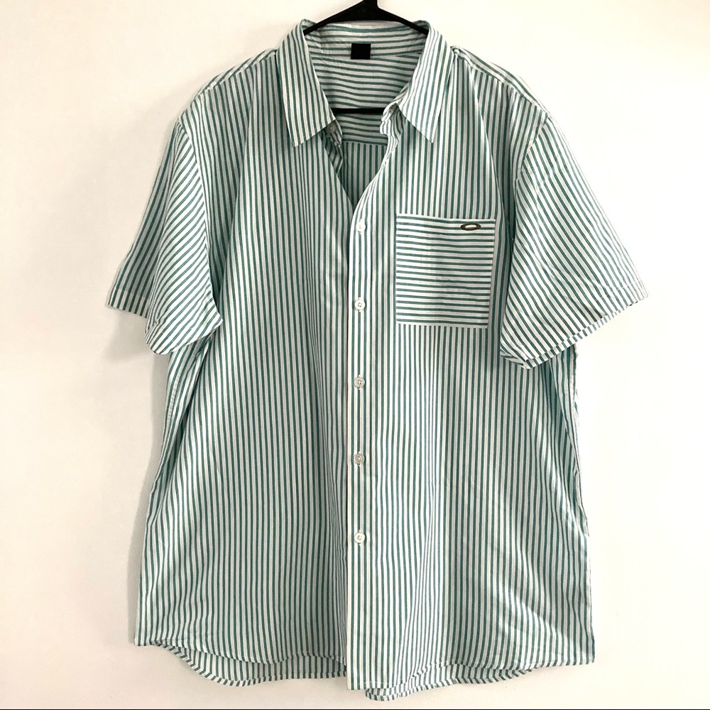 Oakley Short Sleeve Button Up Shirt